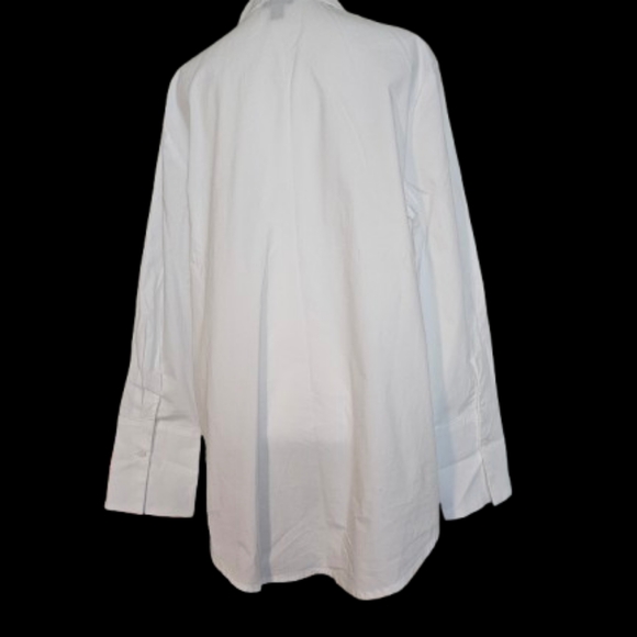 ๐ฃ Scoop Women's White Eyelet Button Down Long Sleeves Size Med ๐ Tags ๐ - Picture 2 of 7